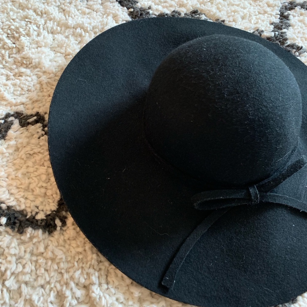 David and Young Black Felt Floppy Hat 🎩